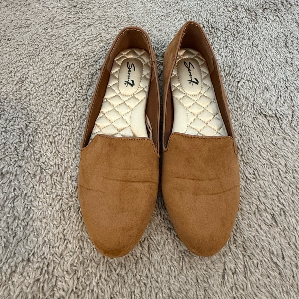 Seven7 Women's tan padded Flats size 9